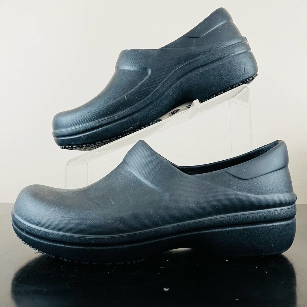 Crocs Neria Pro II Clog Womens Size 10 Black Dual Comfort Non-Slip Nurse Shoes